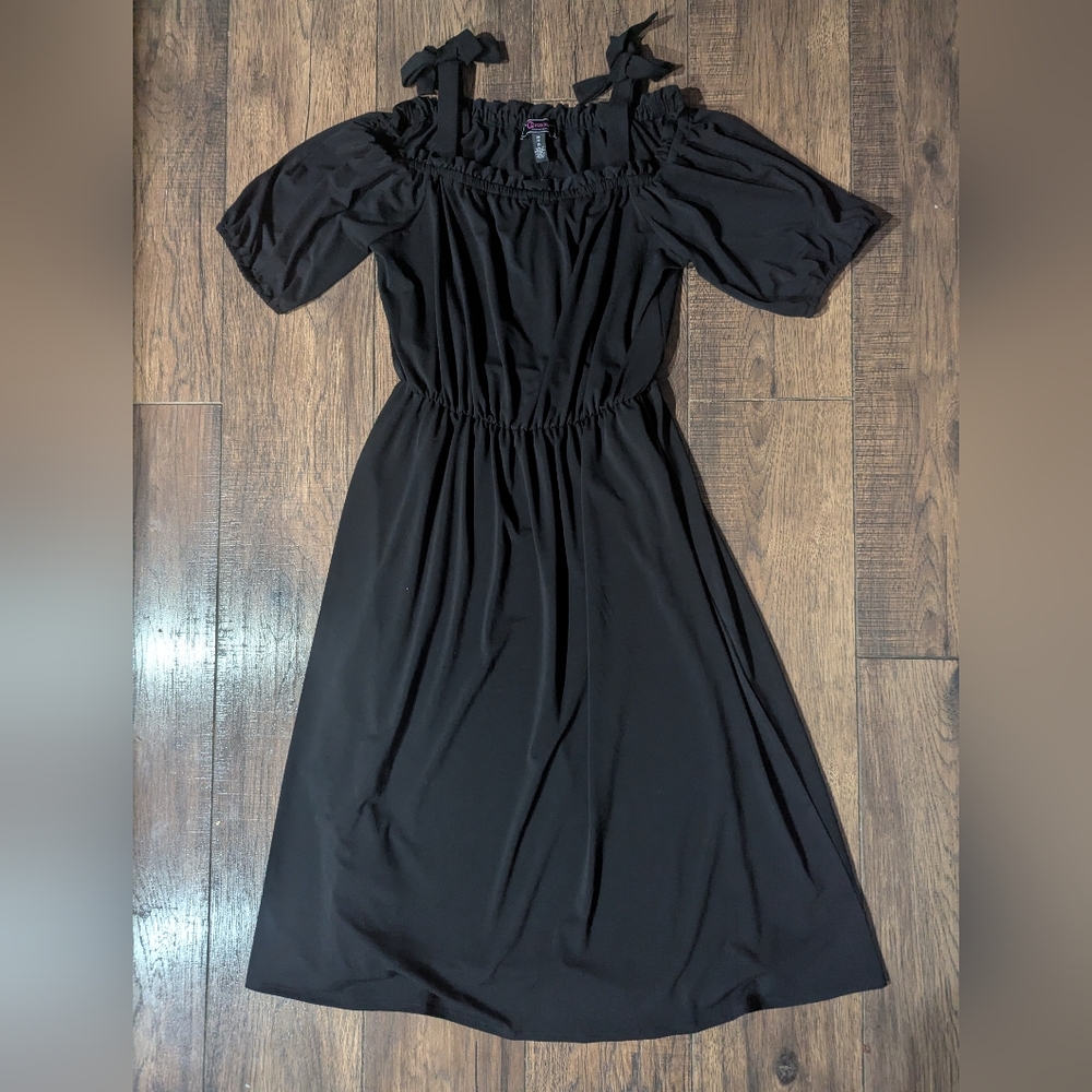 Wonder Christian Siriano Black Cold Shoulder Midi Dress Size Med NWT Bow Straps